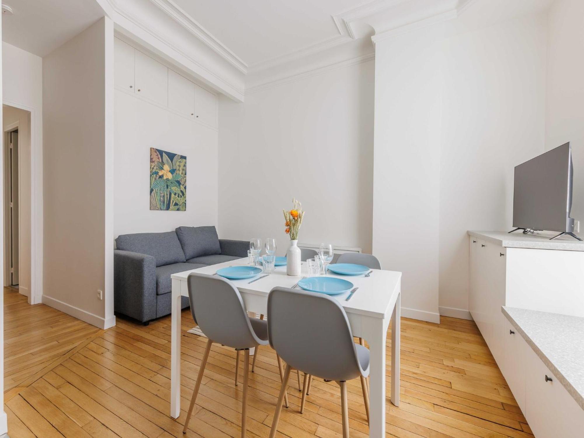 Appt 1 Bdr 2p Near Buttes Chaumont * Parijs